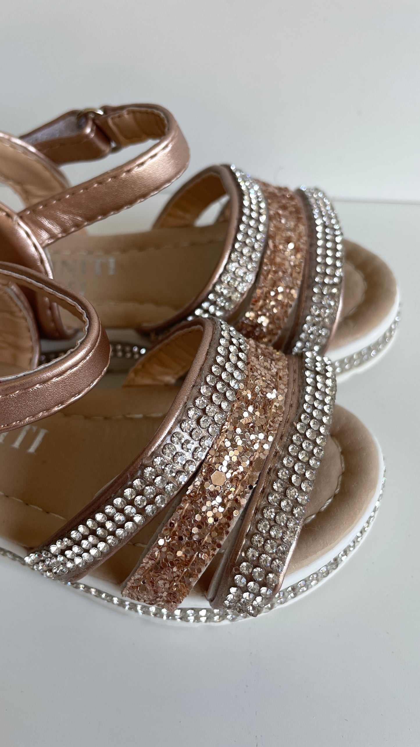 Basutės Infiniti Shoes