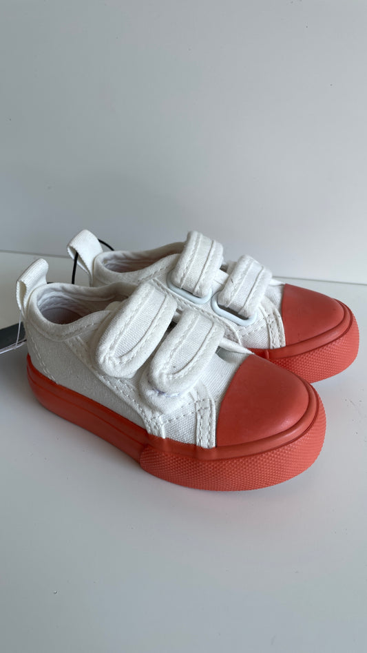 Laisvalaikio batai Reserved