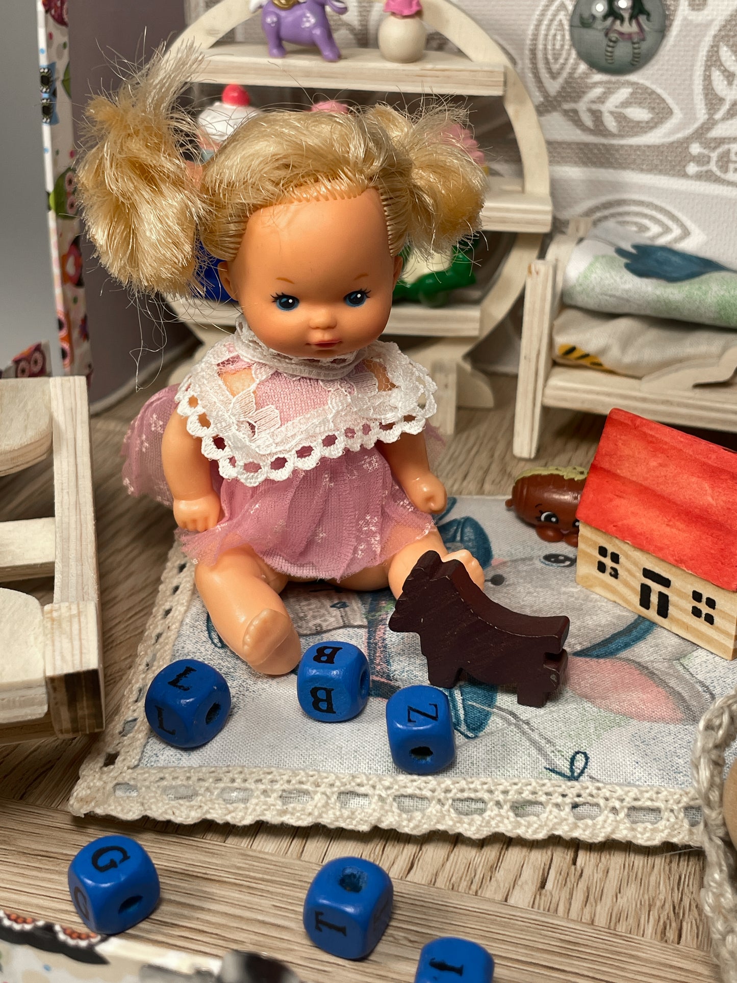 Lagaminėlis su lėlyte