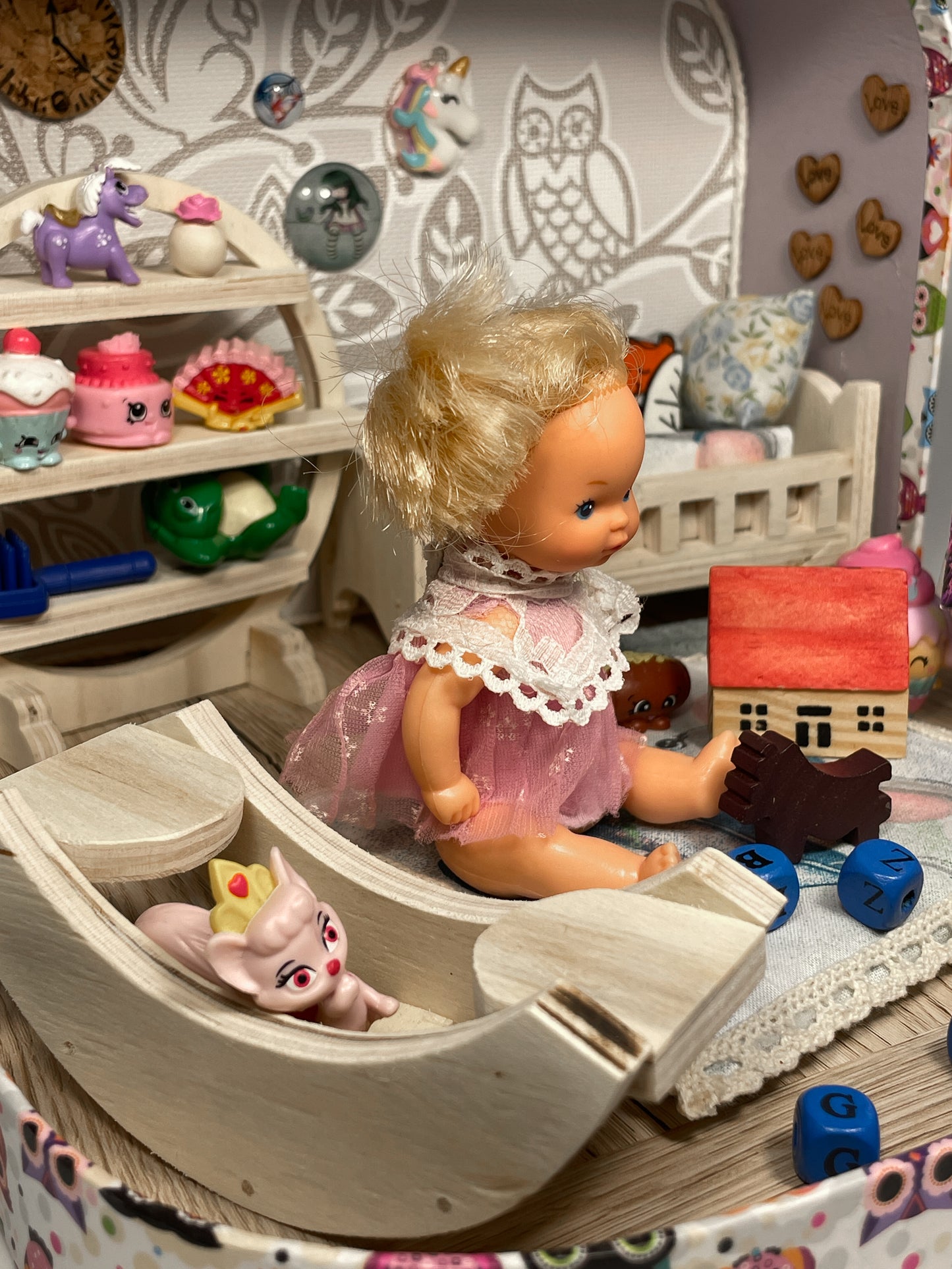 Lagaminėlis su lėlyte